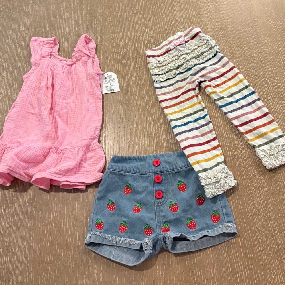 Girls 3pc Lot 2T/3T Pink Top Strawberry Skirt Rainbow Ruffle Butts Leggings